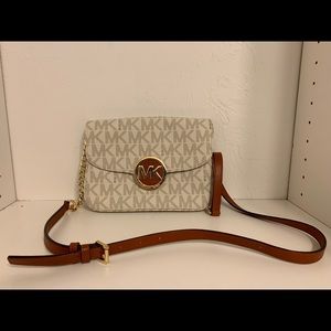 Never used Michael Kors Crossbody